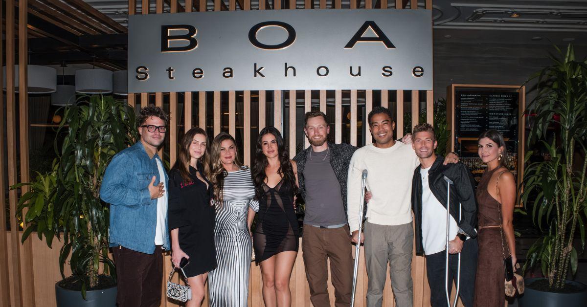 image of Many celebrities have visited the restaurant. 